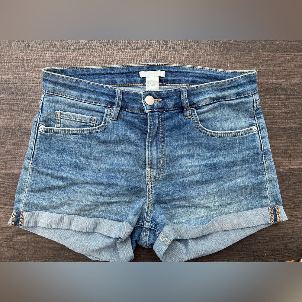 H&M size 6 blue shorts
